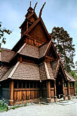 Oslo, Norvegia. Chiesa in legno del 1200. Museo del folclore norvegese a Bydoy.